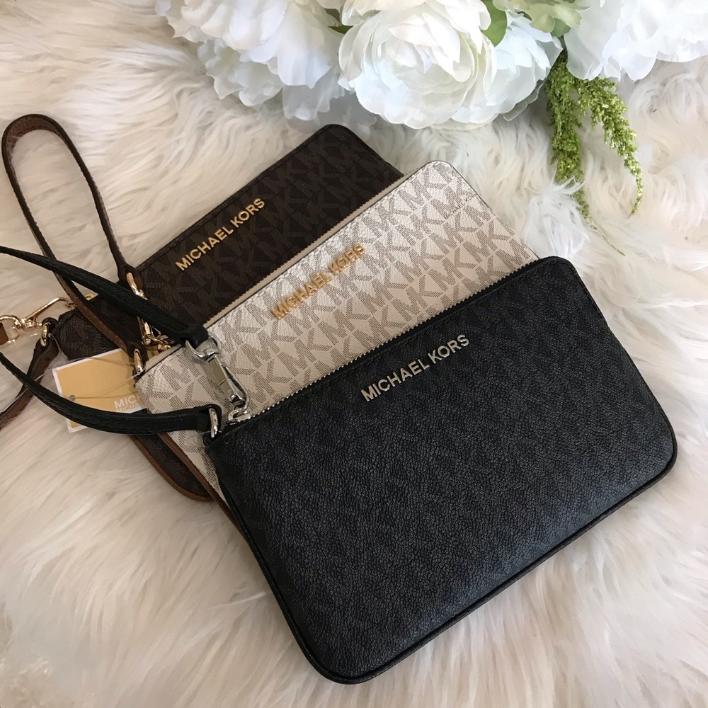 Final sale ✨Michael Kors Large Jet set wristlet - Picture 3 of 8